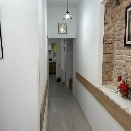 вірменська 8 Apartment